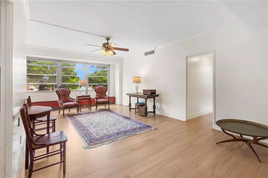 333 W Meyer BLVD ##212, Kansas City, MO 64113