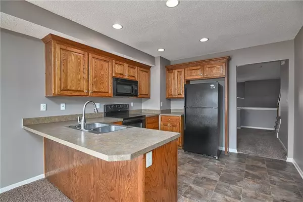 1843 W Spruce ST, Olathe, KS 66061