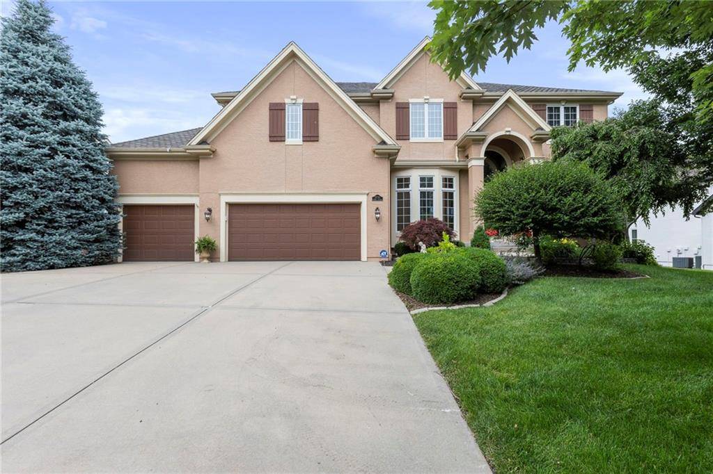 5716 W 146th ST, Overland Park, KS 66223