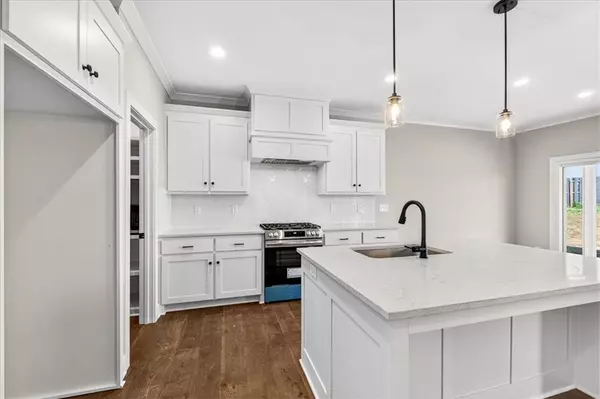 25064 W 94th TER, Lenexa, KS 66227