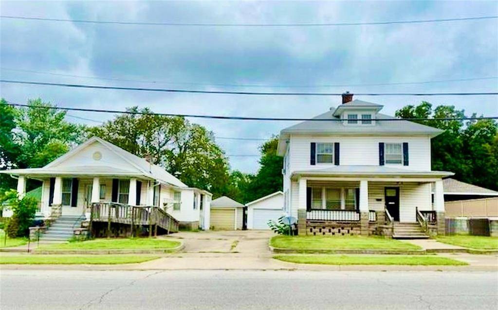 326 W Walnut ST, Nevada, MO 64772