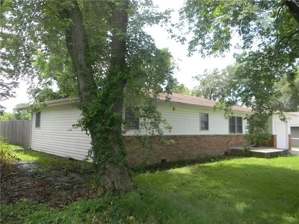 Iola, KS 66749,811 E Garfield ST