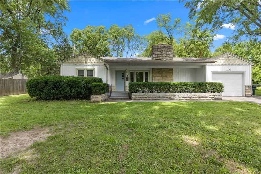 5236 Neva DR, Kansas City, KS 66104