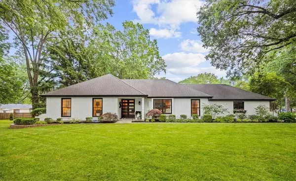 2407 W 105 ST,  Leawood,  KS 66206