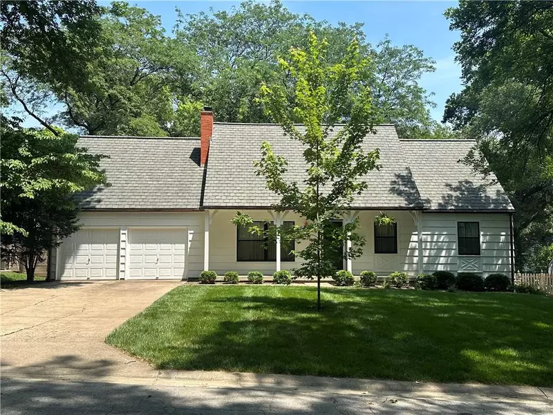 7635 Fairway ST, Prairie Village, KS 66208