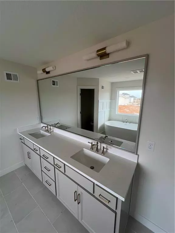 2412 W 177th ST, Overland Park, KS 66085