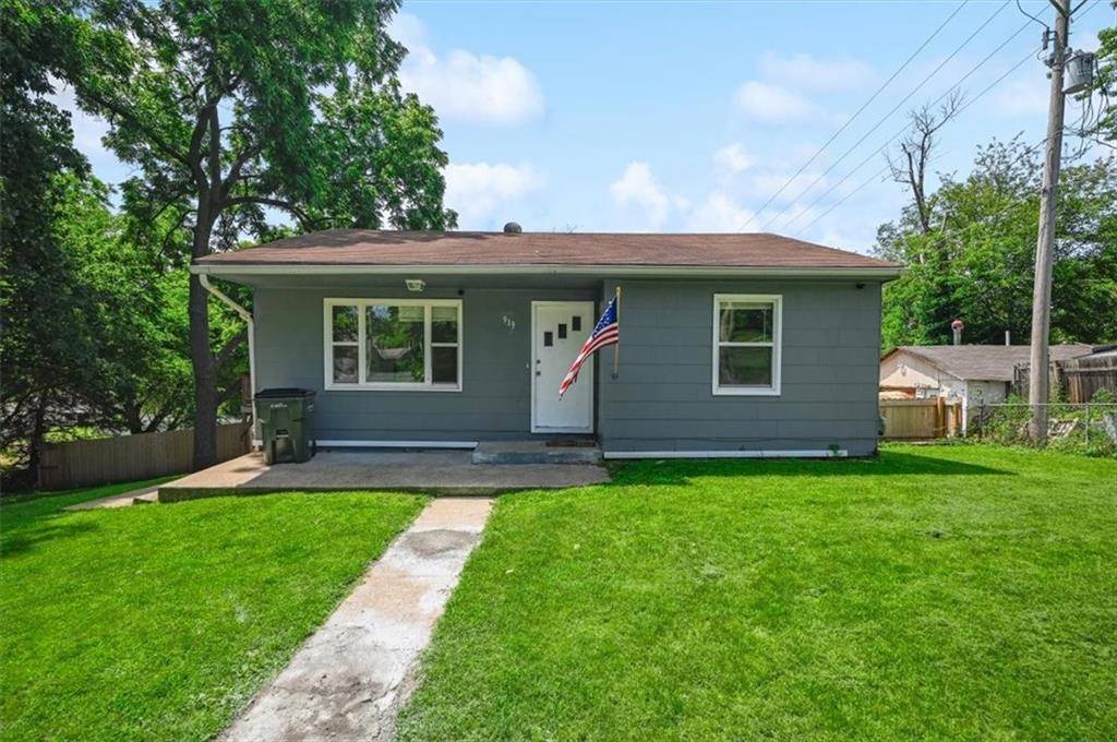 919 Walnut ST, Leavenworth, KS 66048