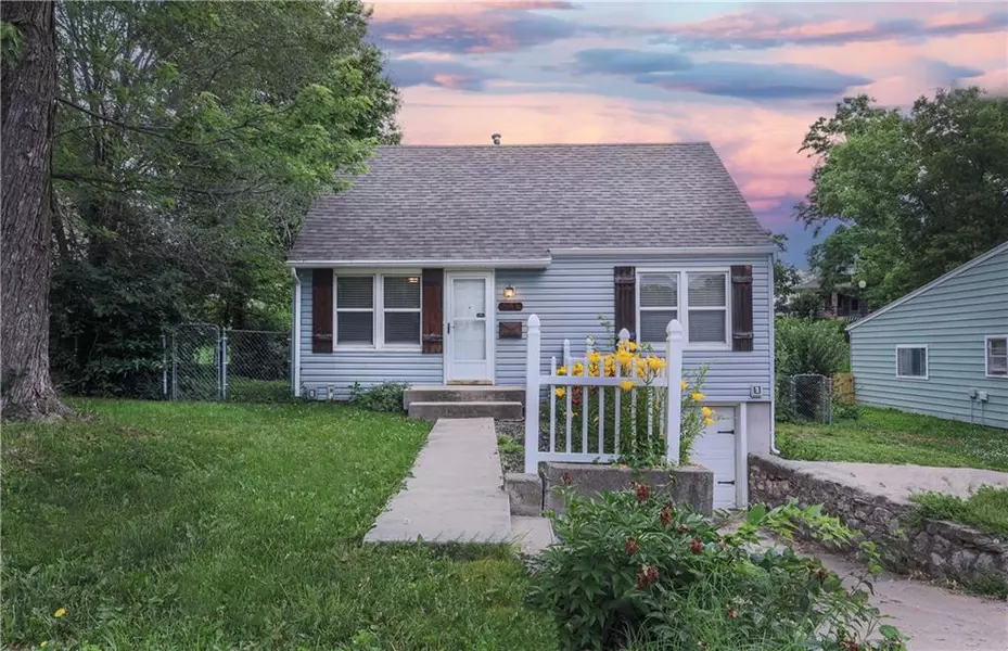 644 Thornton ST, Liberty, MO 64068