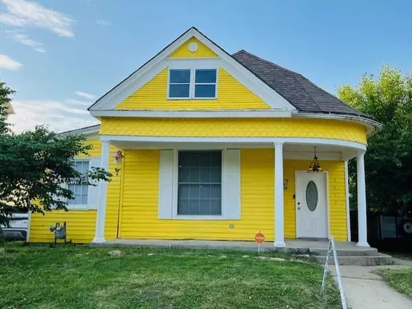 2417 Olive ST, St Joseph, MO 64507