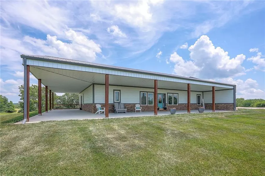 11605 E 261st ST, Peculiar, MO 64078