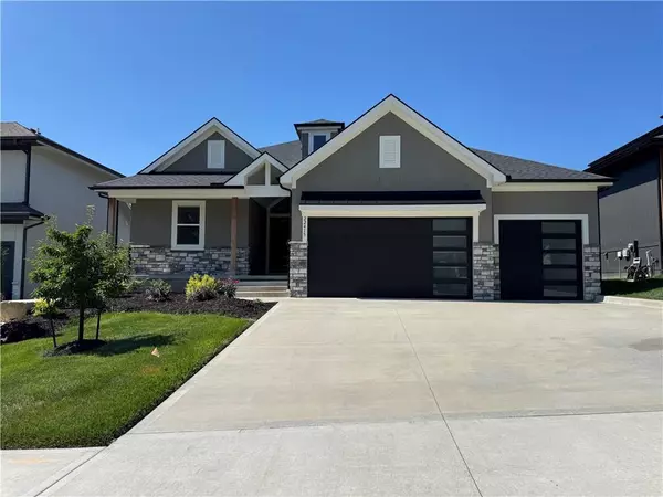 22415 87th TER, Lenexa, KS 66227