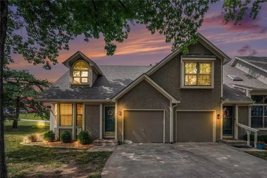 11532 W 113th ST, Overland Park, KS 66210