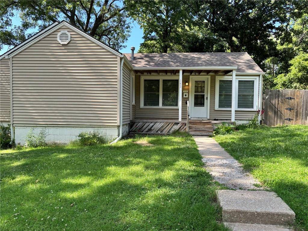143 Grove AVE, Bonner Springs, KS 66012