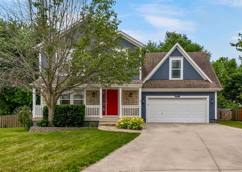 1129 SW Georgetown DR, Lee's Summit, MO 64082