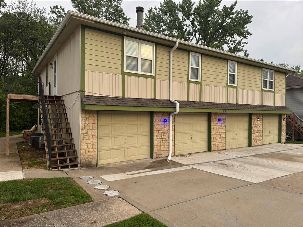 8701 NW 82nd ST, Kansas City, MO 64152