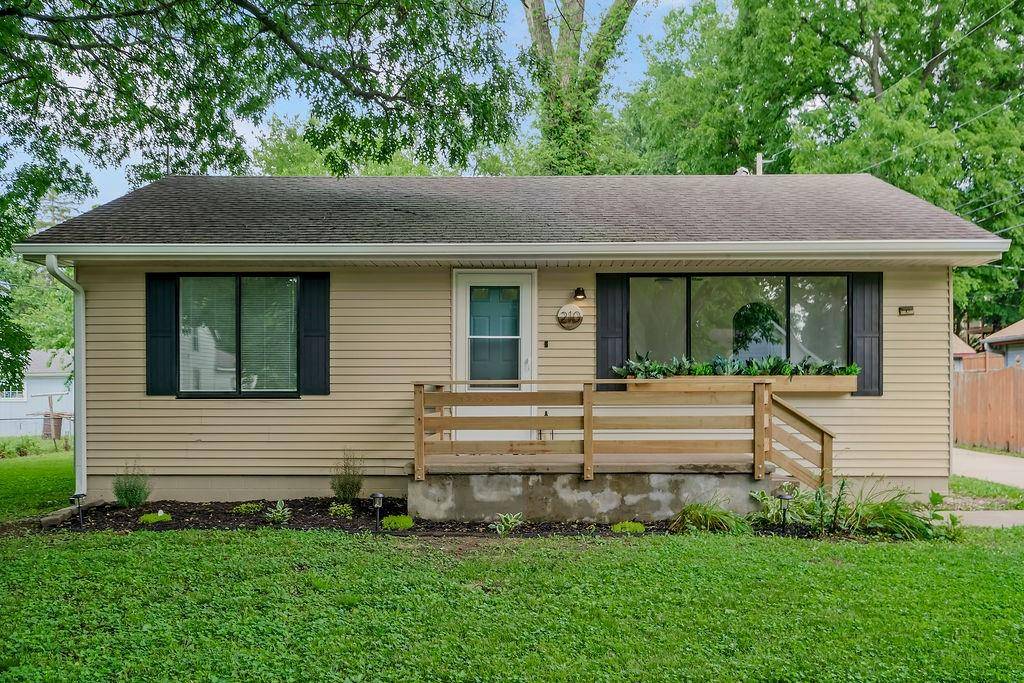 210 S 12th ST, Leavenworth, KS 66048