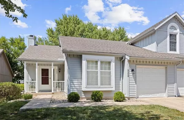 9208 W 121st TER, Overland Park, KS 66213