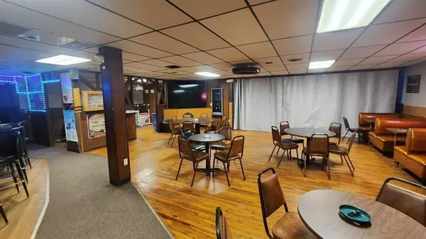 Columbus, KS 66725,137 S East AVE