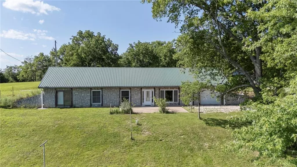 20373 W 327th ST, Paola, KS 66071