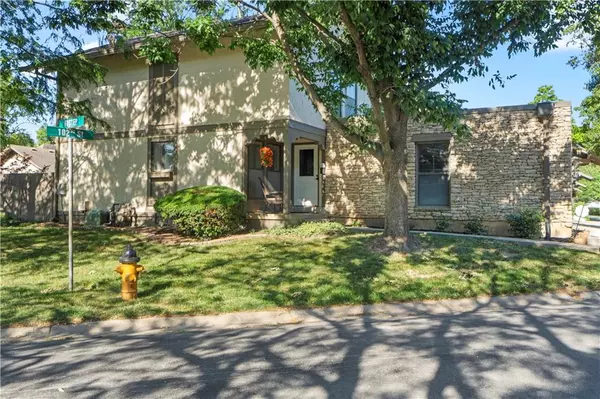 Overland Park, KS 66212,7501 W 102nd ST