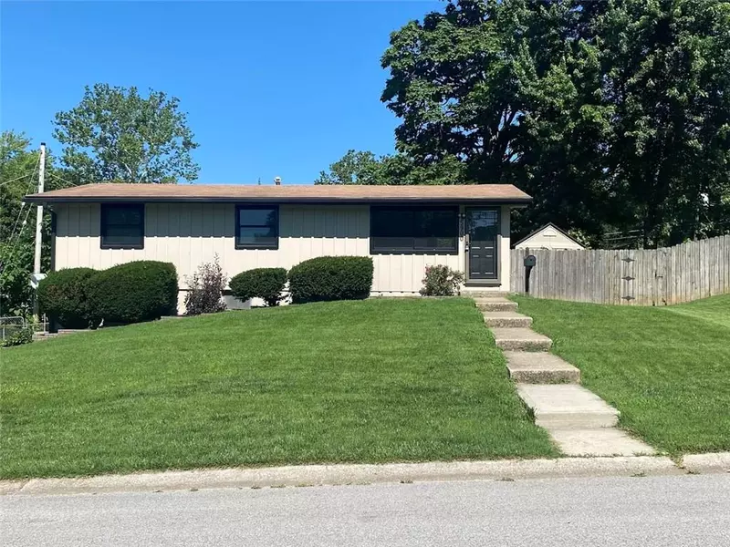 5900 N Michigan PL, Kansas City, MO 64118