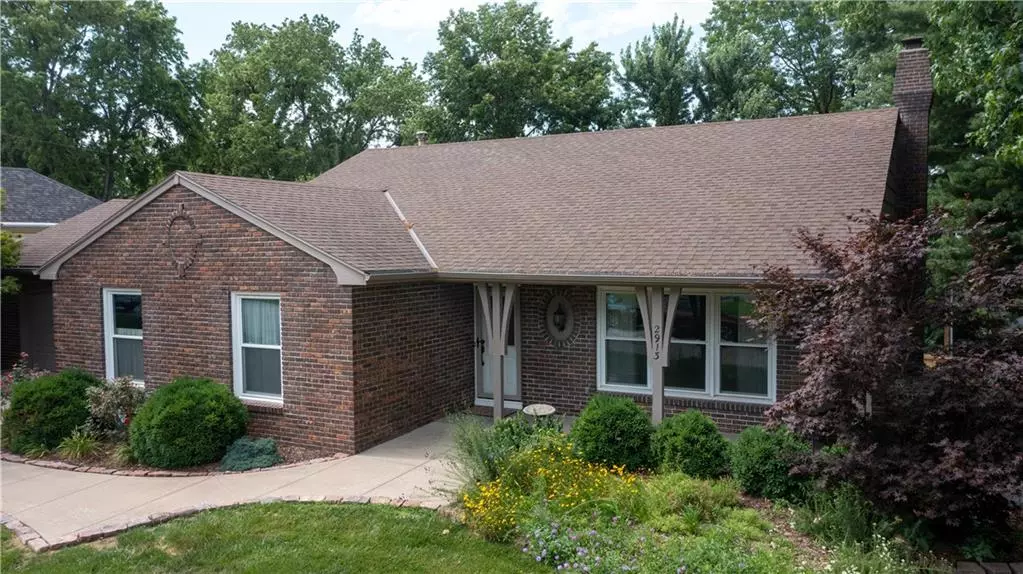 2913 Joslin LN, St Joseph, MO 64506