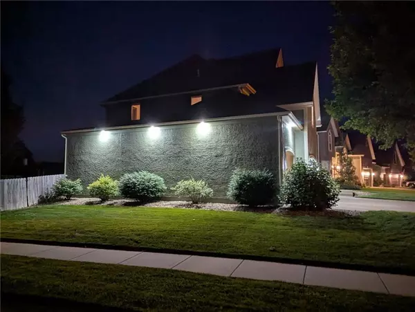 Olathe, KS 66062,16211 S Locust ST