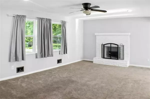 Oak Grove, MO 64075,1204 SE Oak Ridge DR