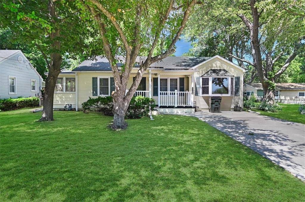 2704 Garland ST, Leavenworth, KS 66048