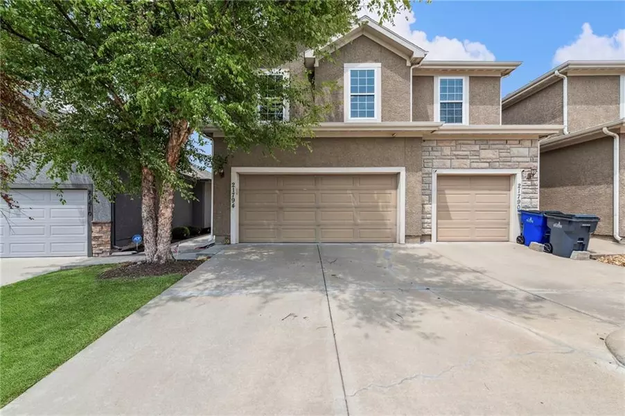 21794 W 123rd TER, Olathe, KS 66061