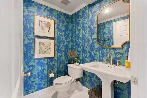 Kansas City, MO 64112,229 Ward Pkwy #503A