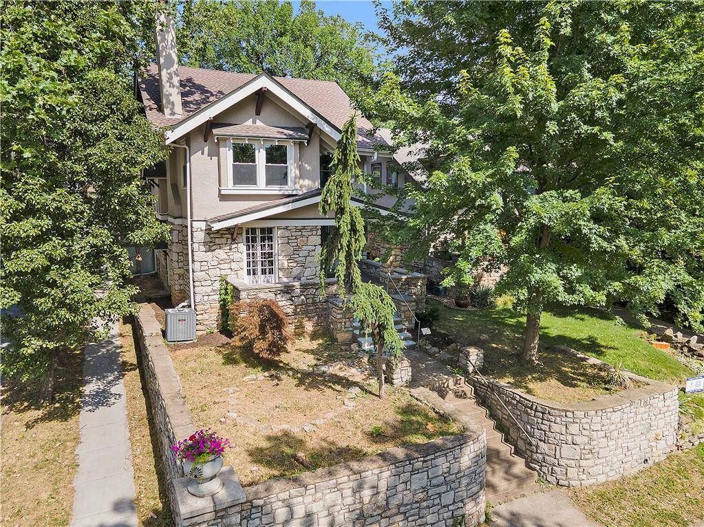 4101 KENWOOD AVE, Kansas City, MO 64110