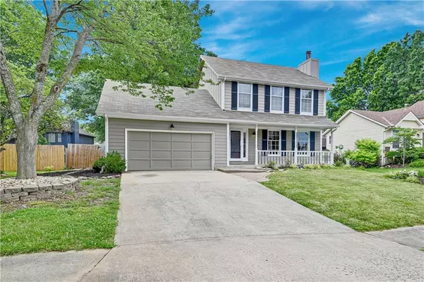 16117 W 125th TER, Olathe, KS 66062