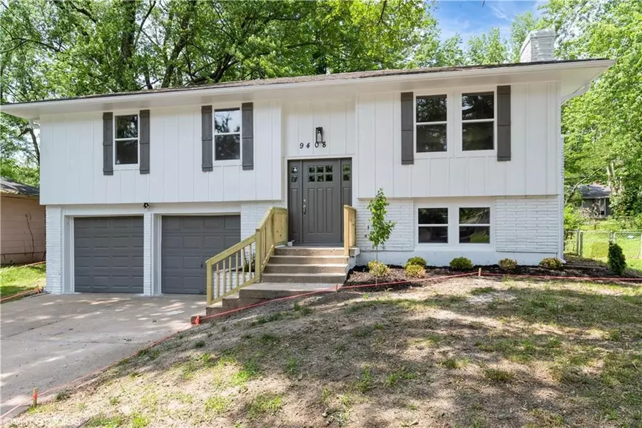 9408 OAKLAND AVE, Kansas City, MO 64138