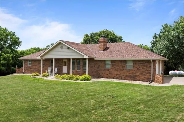 Tonganoxie, KS 66086,23276 Evans RD