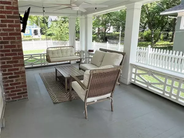 Kansas City, MO 64113,5906 Oak ST