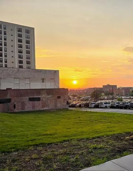 718 Grand BLVD, Kansas City, MO 64106