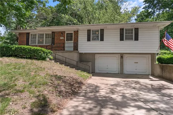 6705 N Bellefontaine AVE, Gladstone, MO 64119