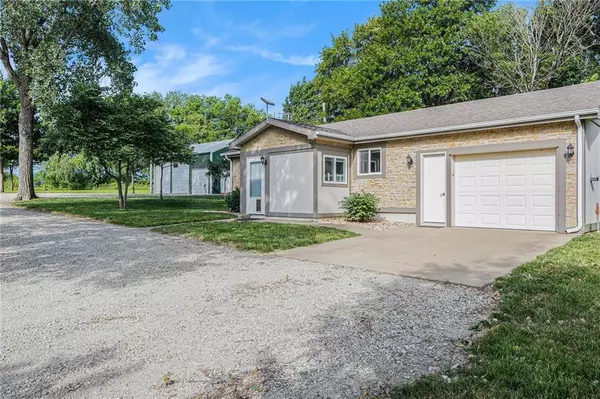 Williamsburg, KS 66095,1433 Haskell RD