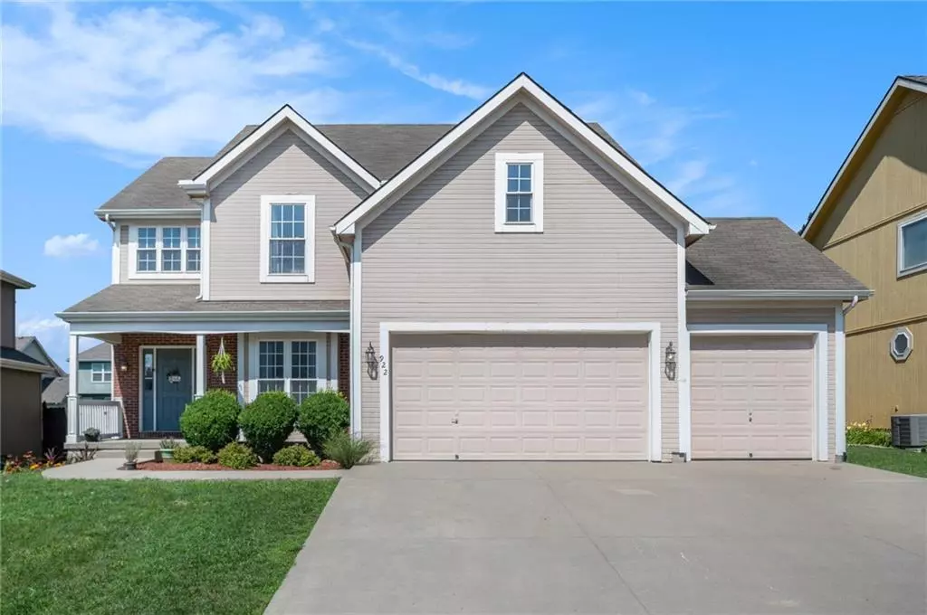 Lansing, KS 66043,922 Southfork ST