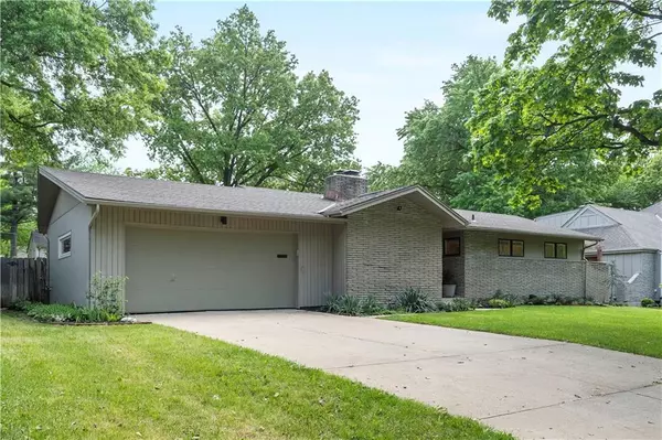 Overland Park, KS 66207,9307 WOODSON DR