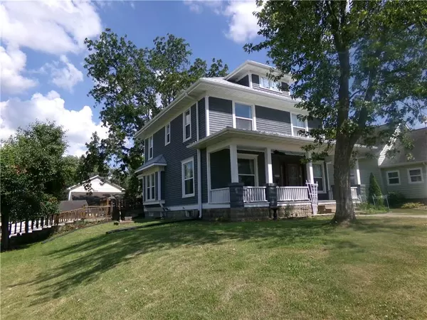 Sweet Springs, MO 65351,301 S Locust ST