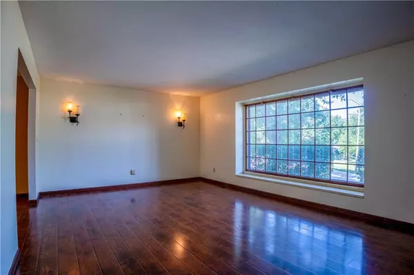 Lawrence, KS 66049,1104 Crestline DR