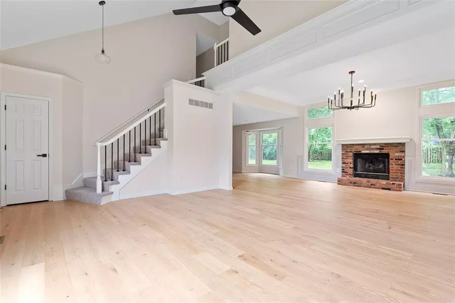 1051 E 121st ST, Olathe, KS 66061