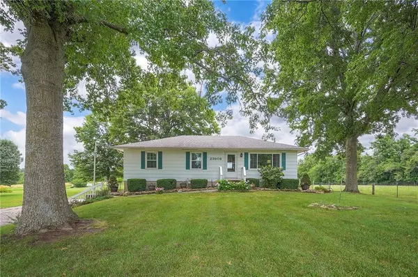 23808 E Langsford RD, Lee's Summit, MO 64063