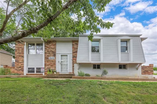 5101 NW Downing ST, Blue Springs, MO 64015