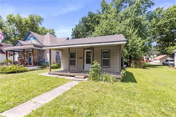 Ottawa, KS 66067,726 S Oak ST