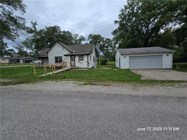 303 E May ST, Clarksdale, MO 64430