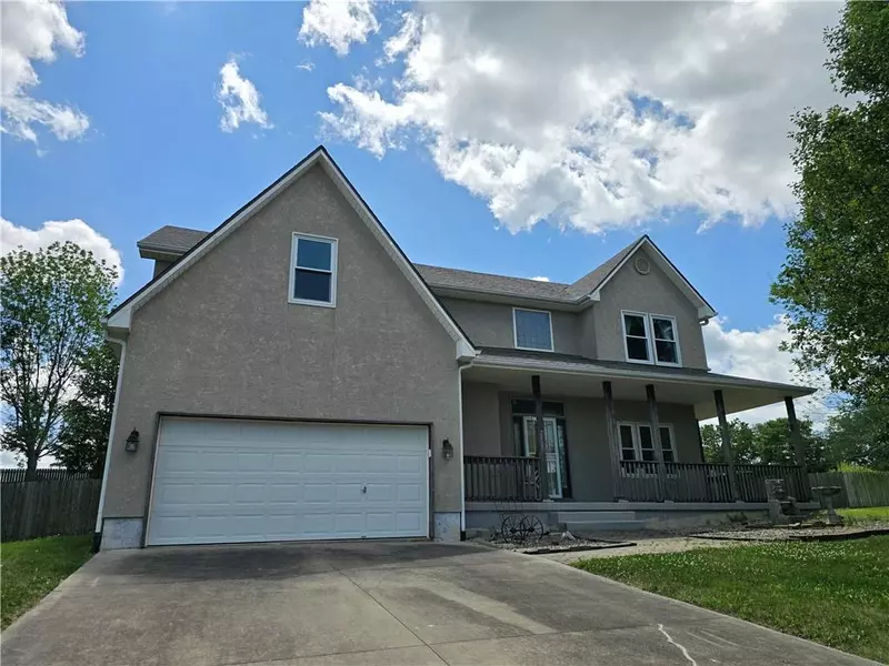 2305 SE Horseshoe DR, Oak Grove, MO 64075