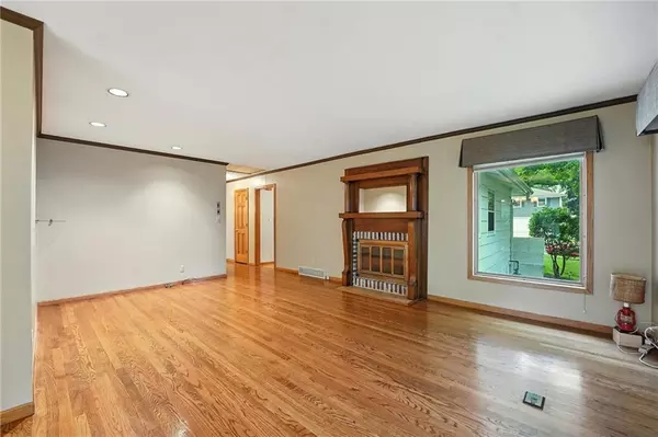 Overland Park, KS 66207,6100 W 85th TER
